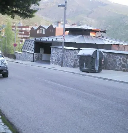 Апартаменты Edificio Serraneu. Sierra Nevada. Granada Сьерра-Невада